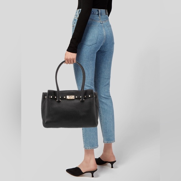 SOLD Michael Kors Addison Large Tote - Picture 3 of 13